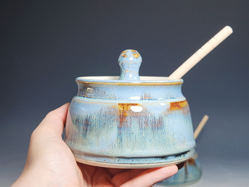 Hand-thrown Pottery Lidded Honey Jar - Image 4